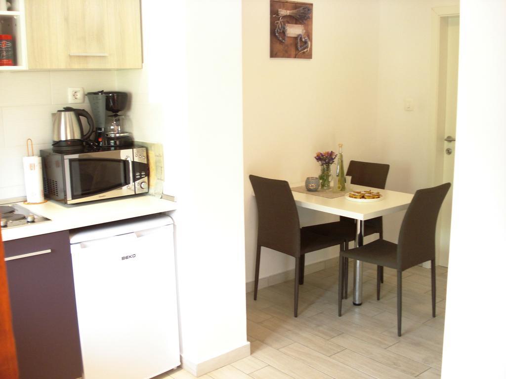 Studio Apartment Md Roč Exteriör bild